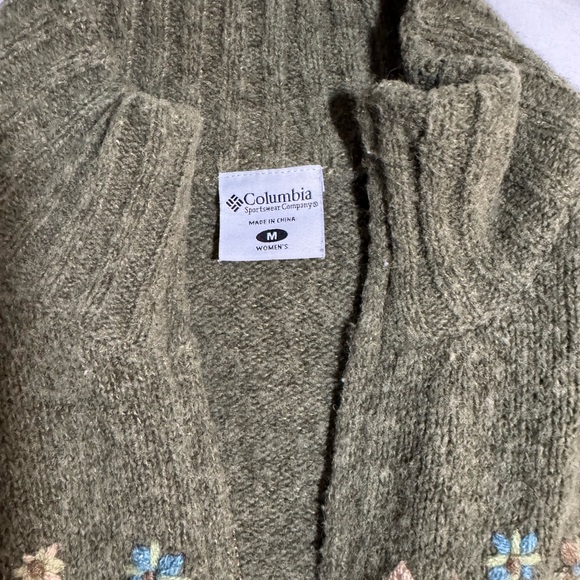 Columbia Olive Green Floral Embroidered Cardigan - Picture 3 of 3